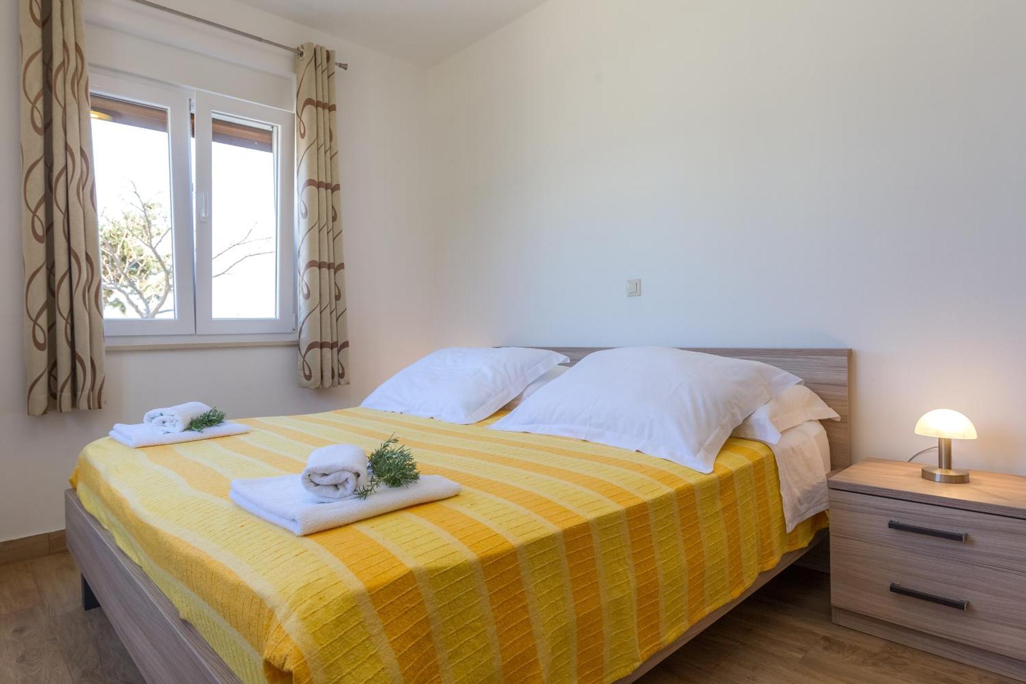 Apartments By The Sea Veli Rat, Dugi Otok - 11525 Rum bild